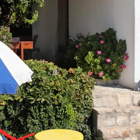 Four Bedroom Gdinj